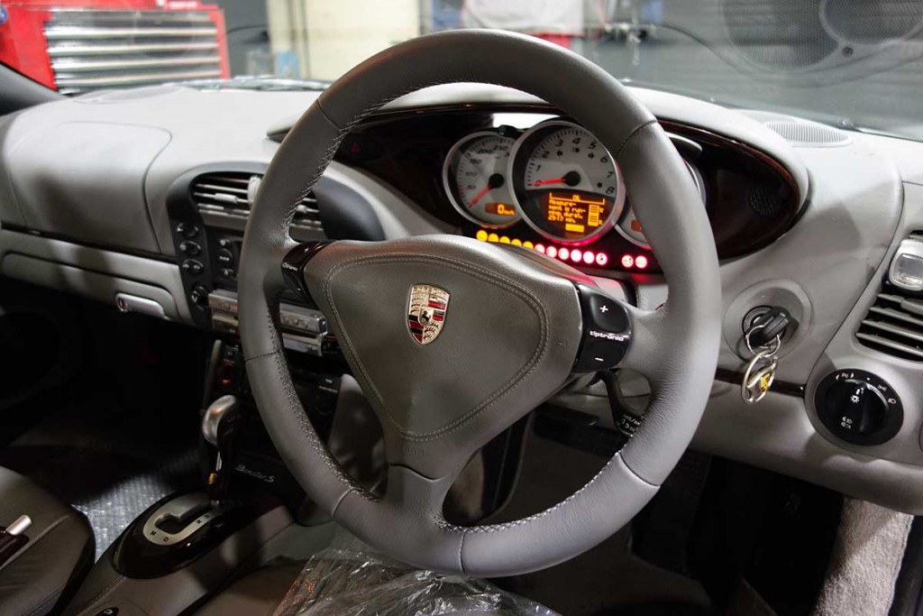 ポルシェ　純正　ステアリング 正規品】ポルシェ 997 911 カレラ 純正 ステアリング レザー