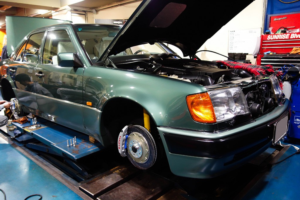 W124　メルセデスベンツ　W124等　ブレーキパッド　同ホース　オイル sddefault.jpg