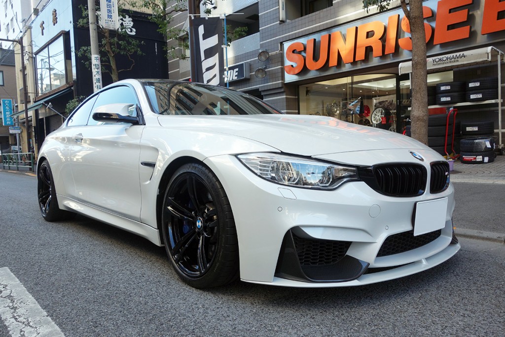 BMW M4 (F82) ホイールペイント・M-Performanceグリル取付 | SUNRISE Blvd.