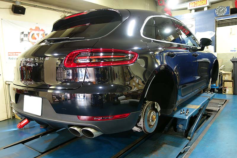 ポルシェマカン用19インチタイヤ　ポルシェ認証 ポルシェ マカン（Porsche Macan）+ ピレリP ZERO ポルシェ承認 19