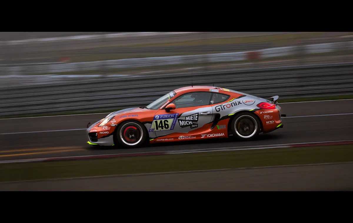 ニュル参戦　ポルシェ ニュル24時間耐久レース