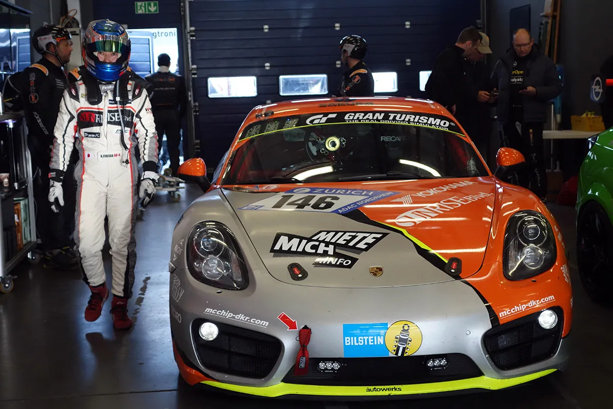 ニュル参戦　ポルシェ ニュル24時間耐久レース