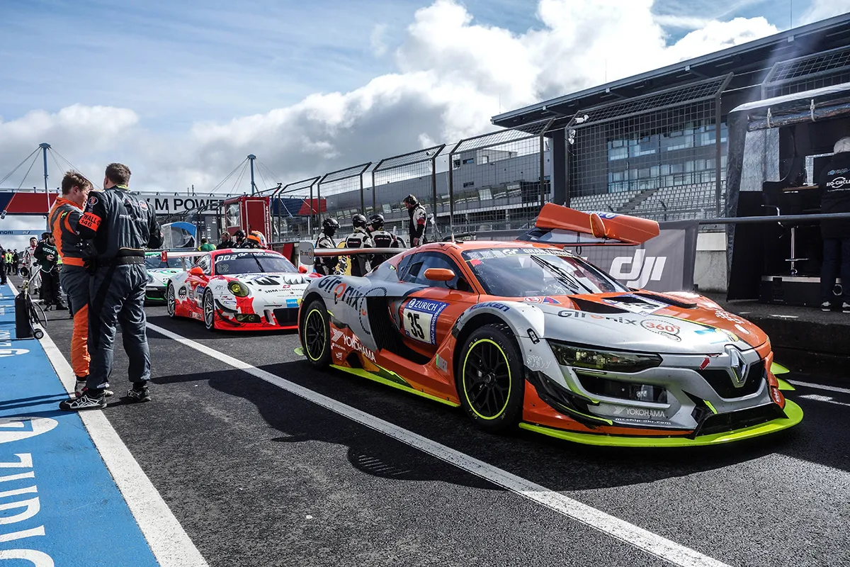 ニュル参戦　ポルシェ ニュル24時間耐久レース