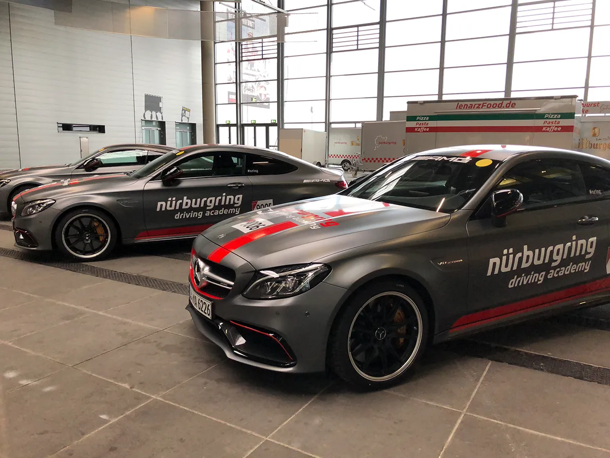 ニュル参戦　ポルシェ ニュル24時間耐久レース