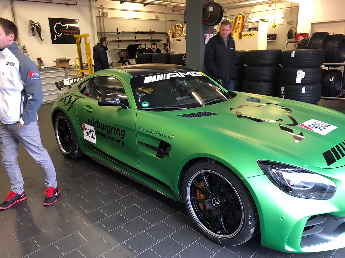 ニュル参戦　ポルシェ ニュル24時間耐久レース