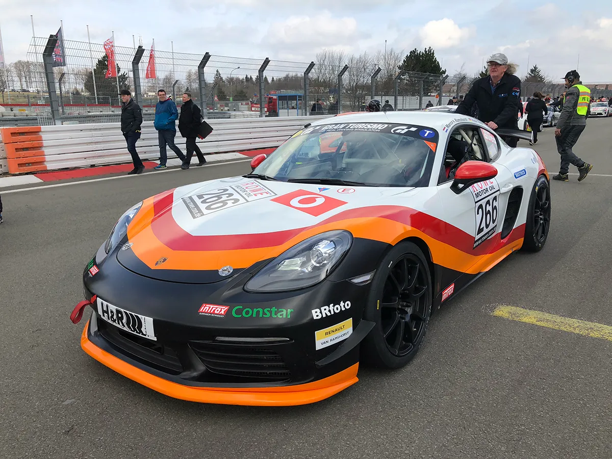 ニュル参戦　ポルシェ ニュル24時間耐久レース