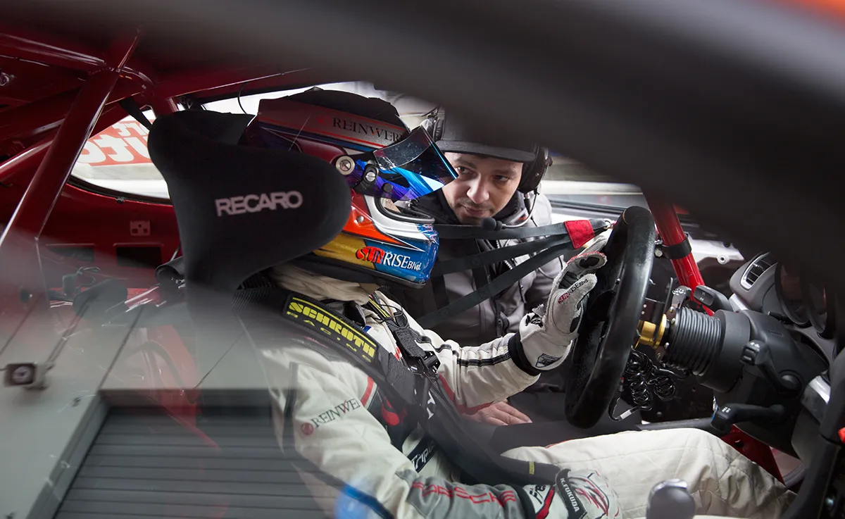 ニュル参戦　ポルシェ ニュル24時間耐久レース