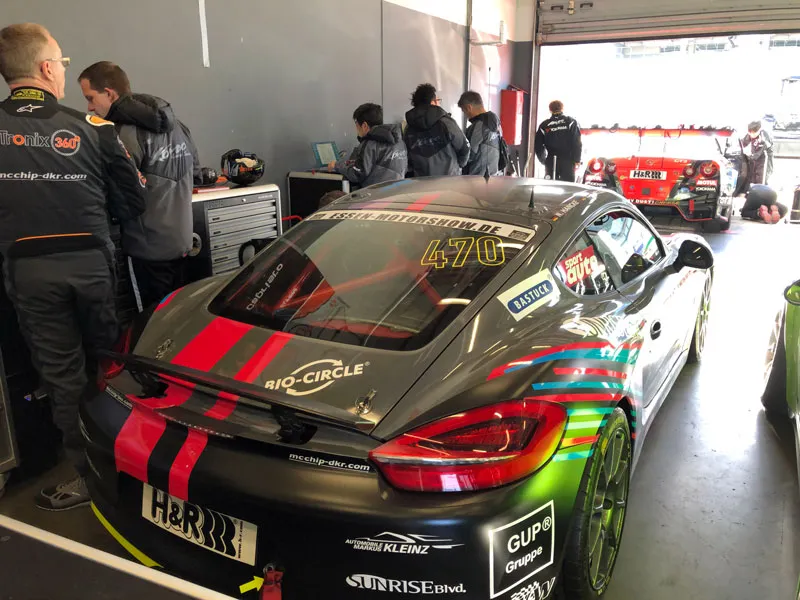 ニュルレース参戦 GT4 porsche