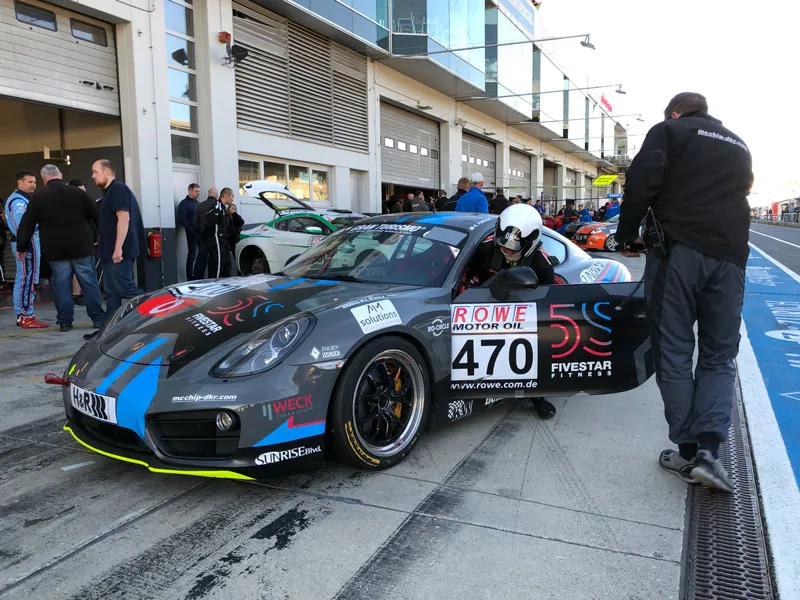 ニュルレース参戦 GT4 porsche