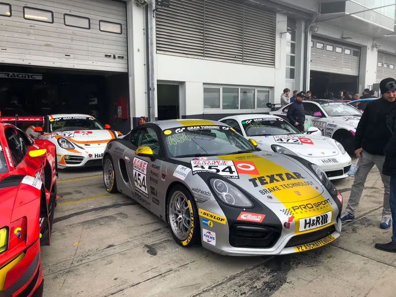 ニュルレース参戦 GT4 porsche