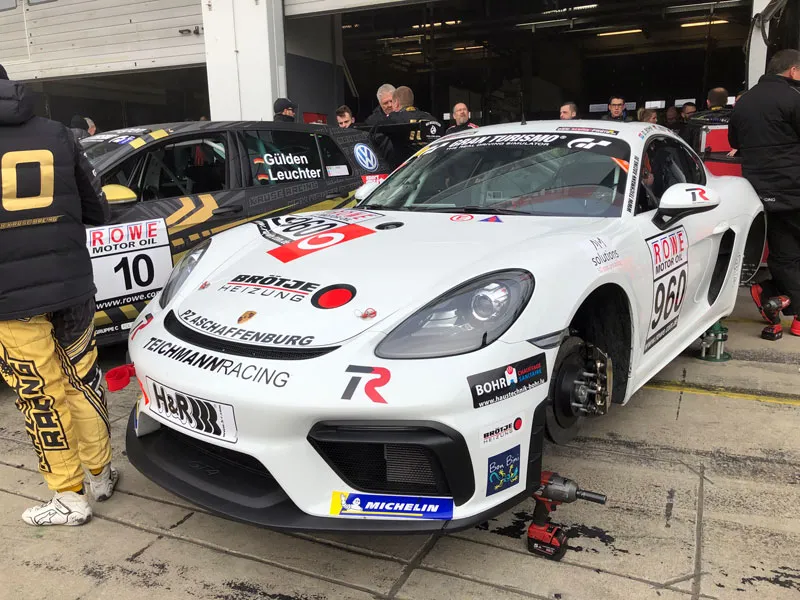 ニュルレース参戦 GT4 porsche