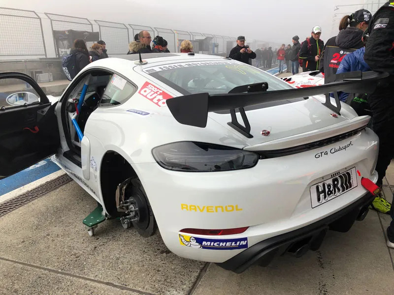 ニュルレース参戦 GT4 porsche