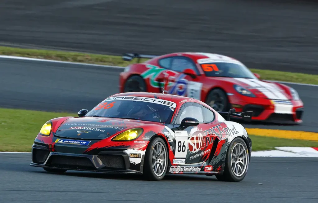 レース参戦サポート