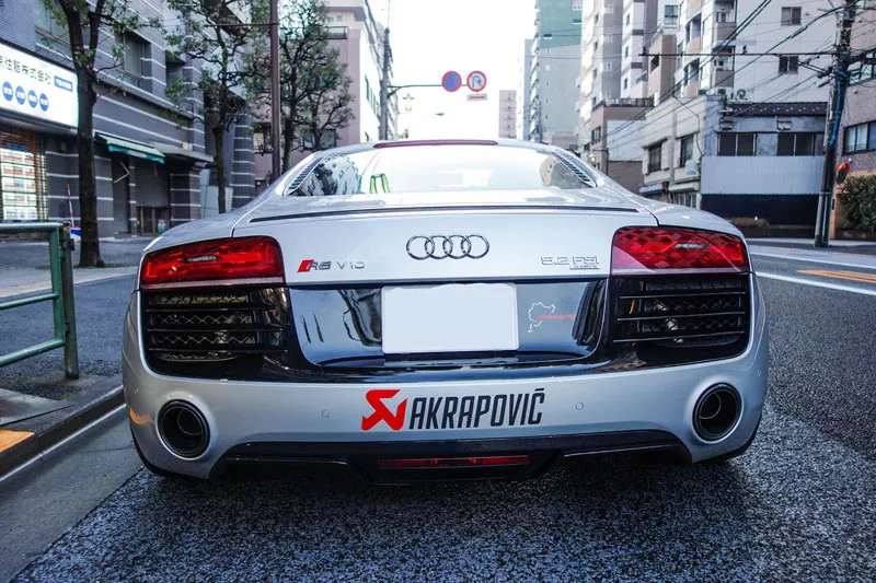 AUDI R8 V10