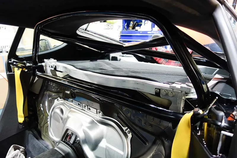 ポルシェ ケイマンGT4 ロールケージ