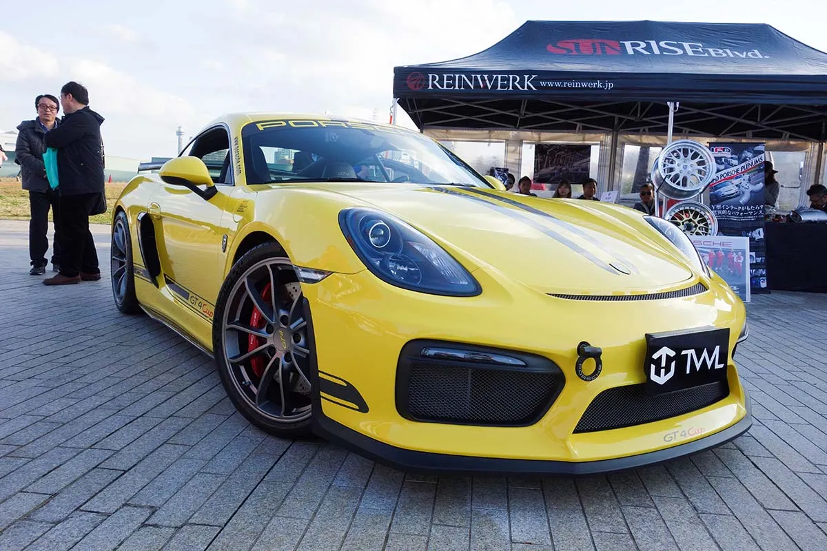 epm porsche 赤レンガ倉庫