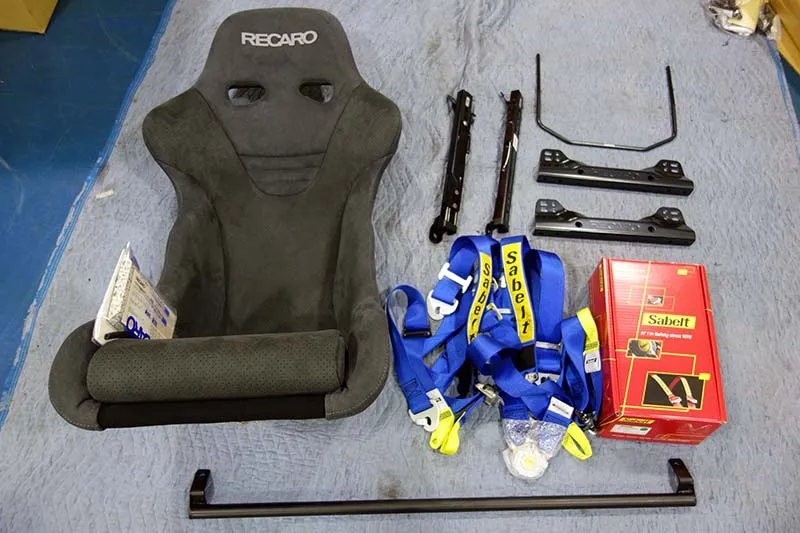 ポルシェ シート交換