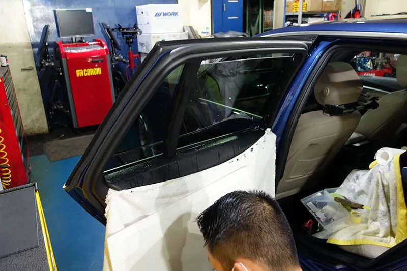 ウィンドフィルム施工 ALPINA