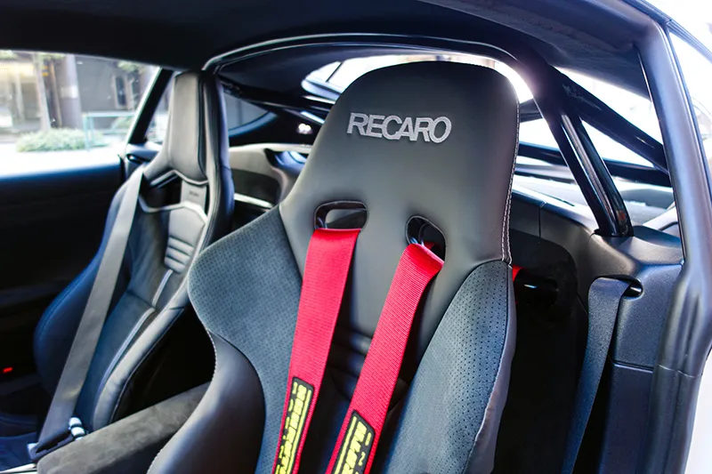 ポルシェ ケイマンGT4 ロールケージ取付