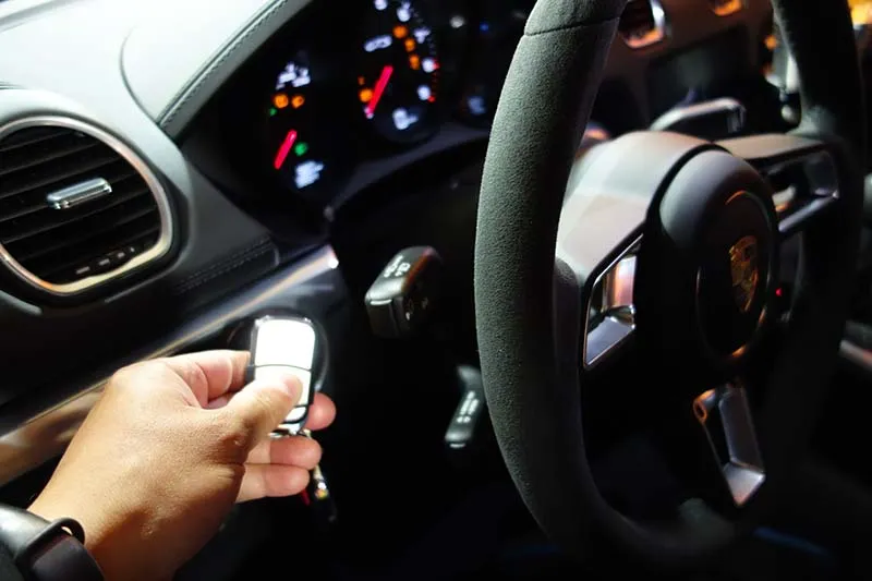 718 GTS 4.0 エキゾーストフラップコントローラー