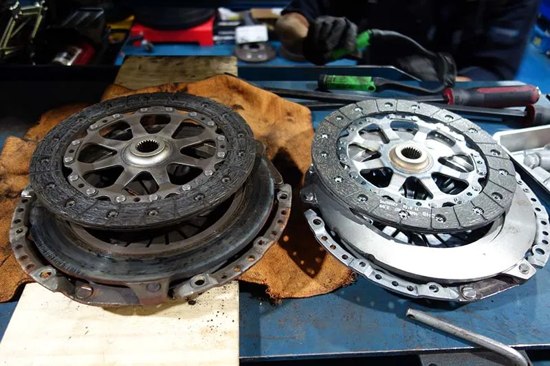 981 ケイマン クラッチ交換