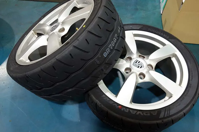 porsche ケイマン エンジン異音修理