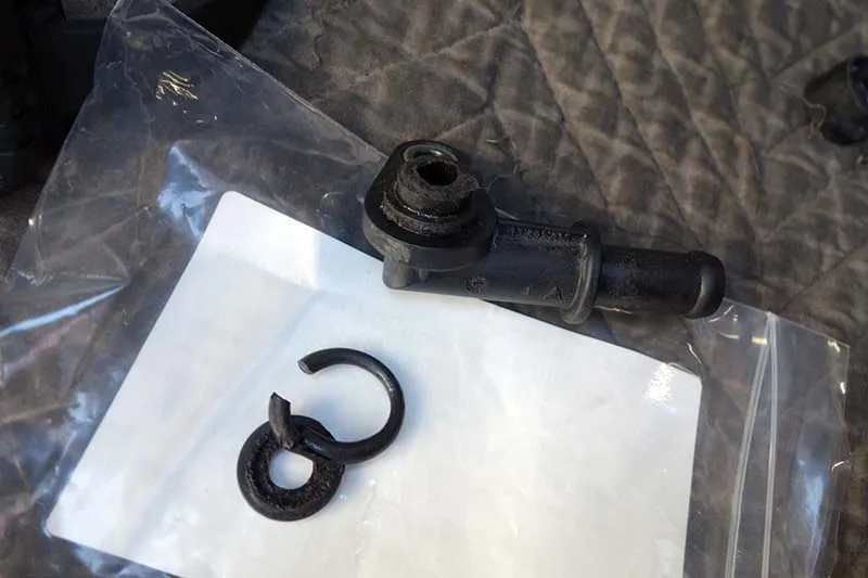 カイエン　冷却水漏れ修理