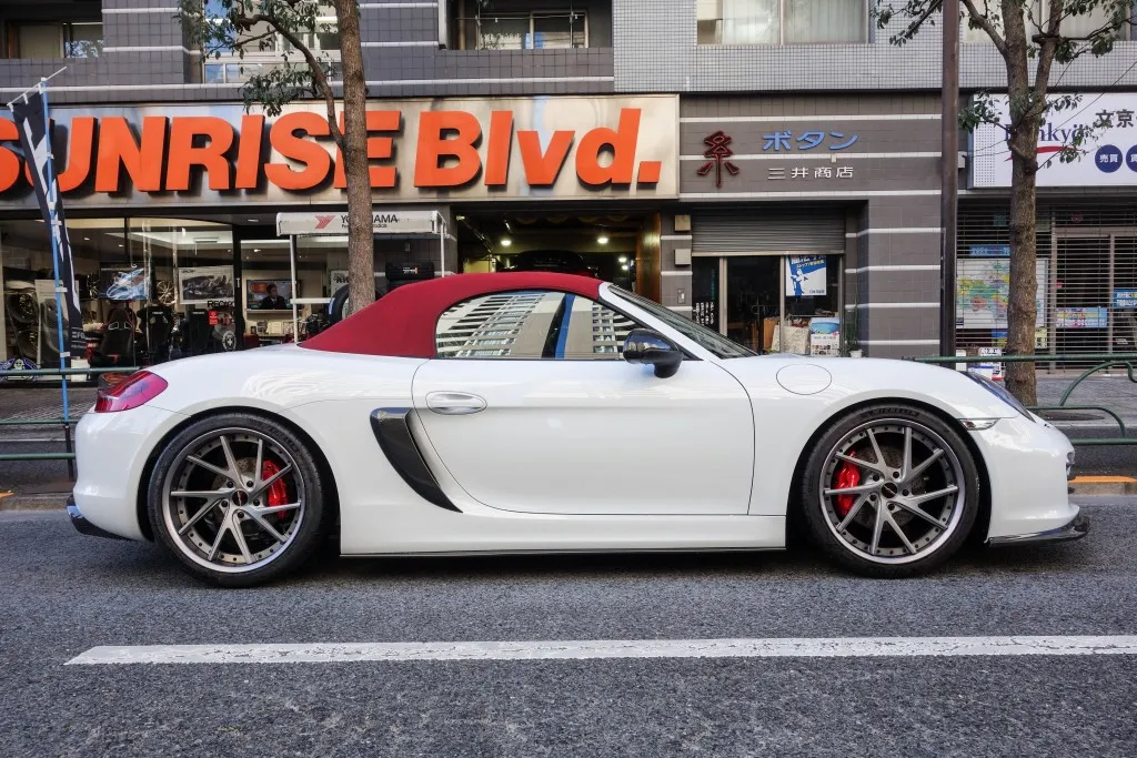 981ボクスター ローダウン ホイール交換