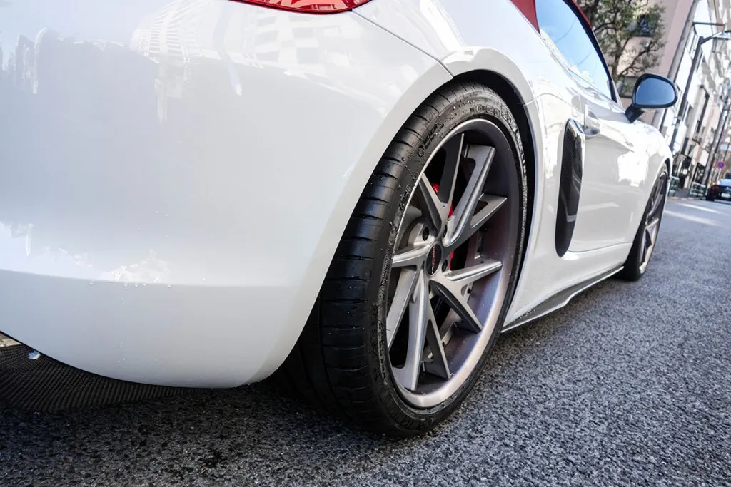 981ボクスター ローダウン ホイール交換