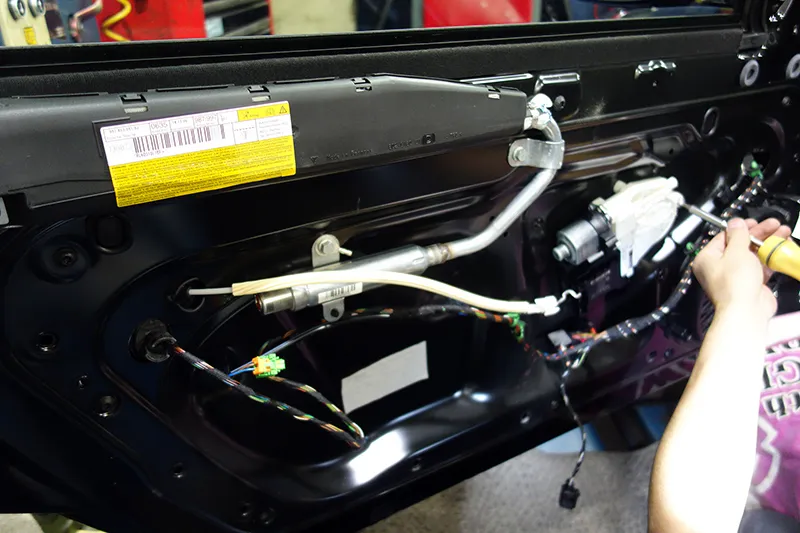 987ケイマン ドアハンドル修理