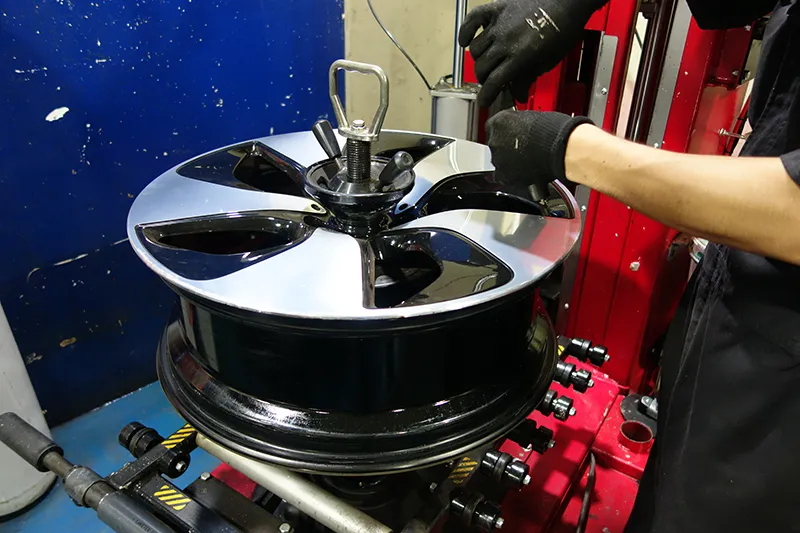 BMW i8 タイヤ交換