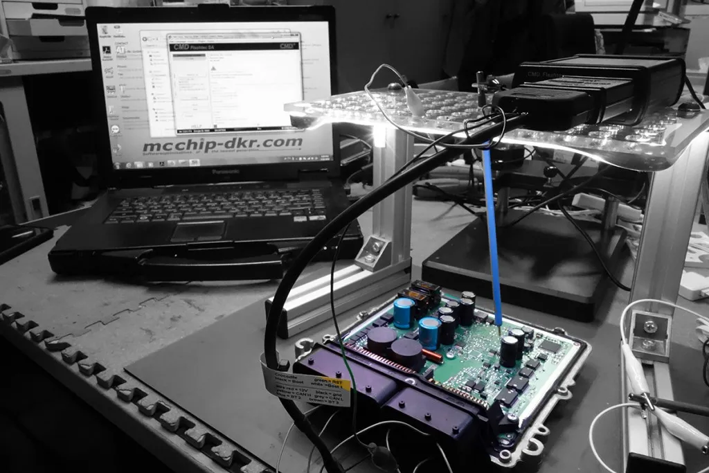 g350d ecu mcchip-dkr