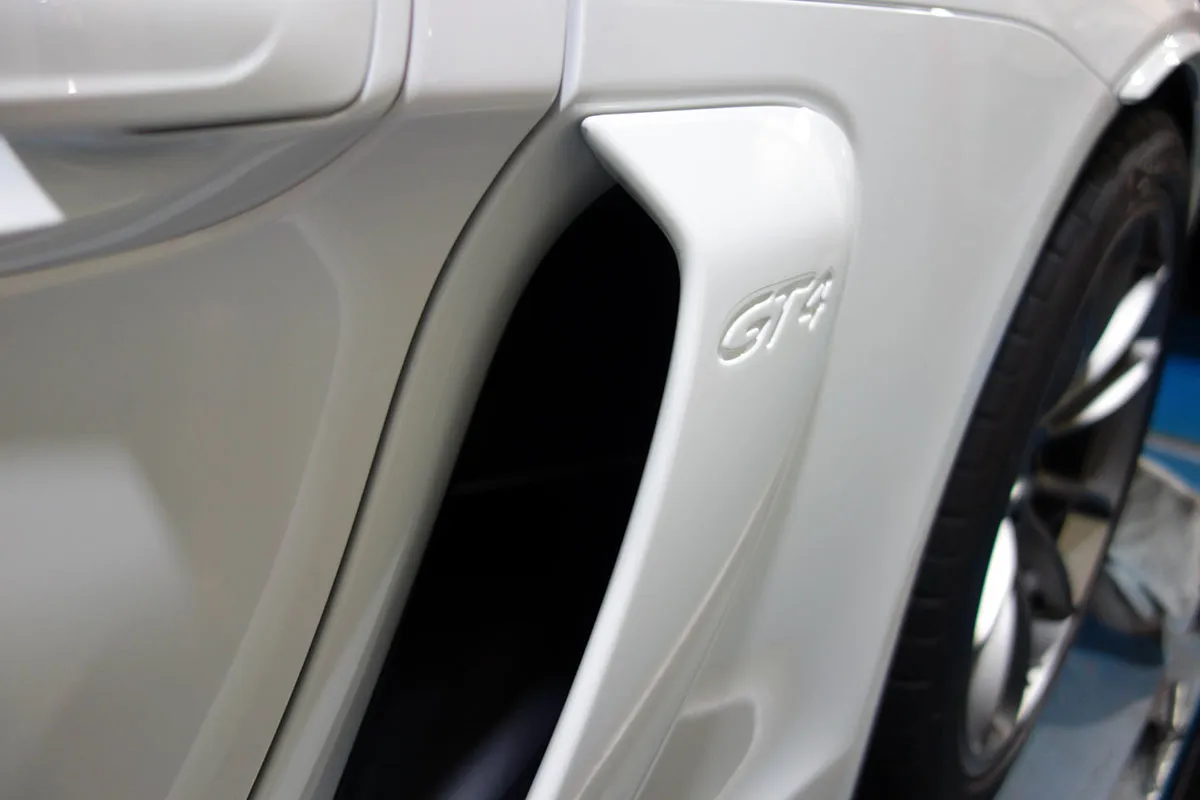 ポルシェ プロテクションフィルム施行