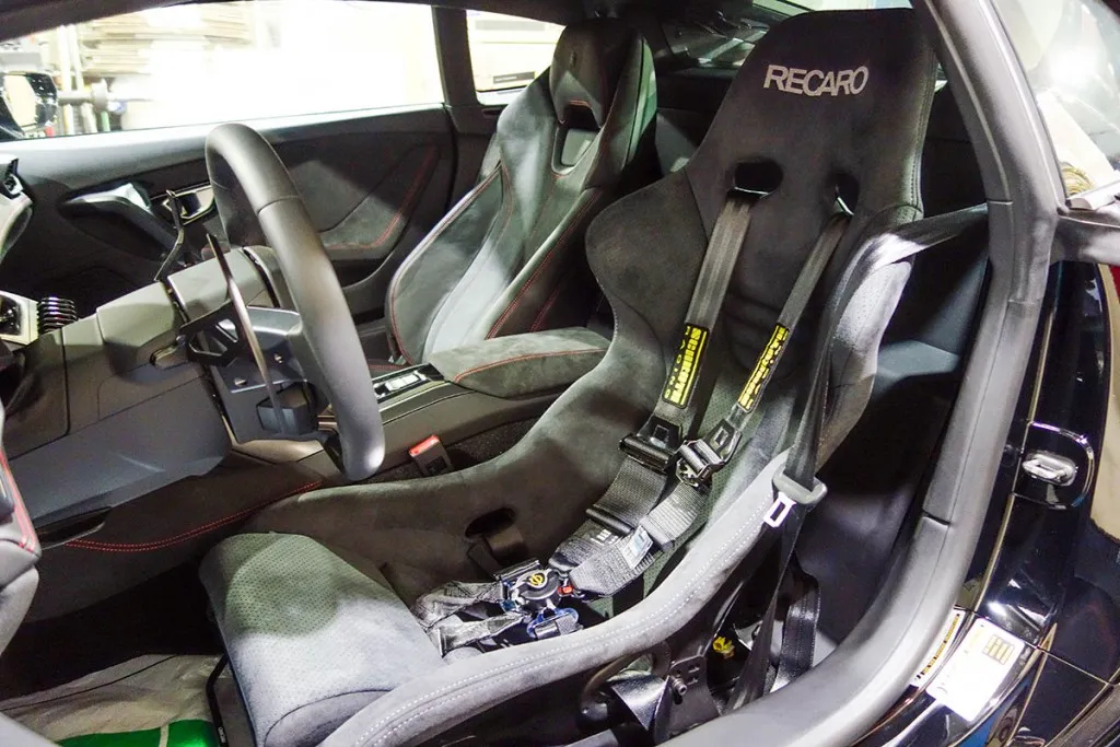 Huracan シート交換