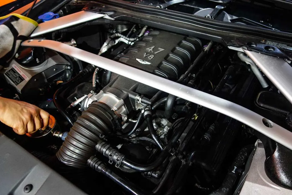 Aston Martin V8 N430