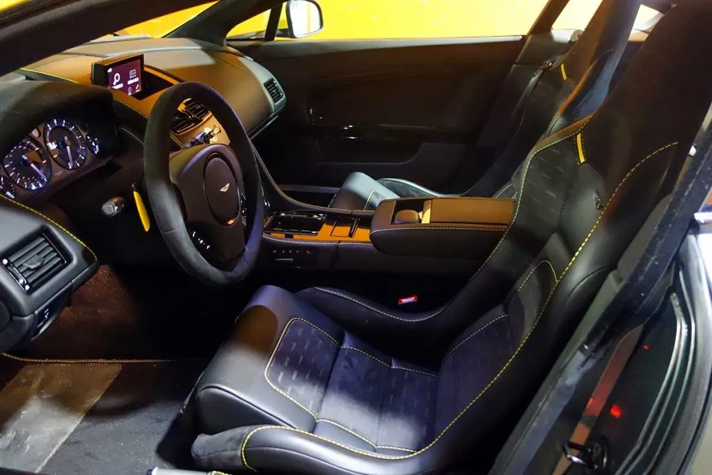 Aston Martin V8 N430