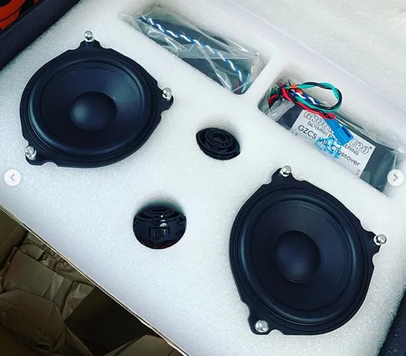 R231 SL スピーカー交換