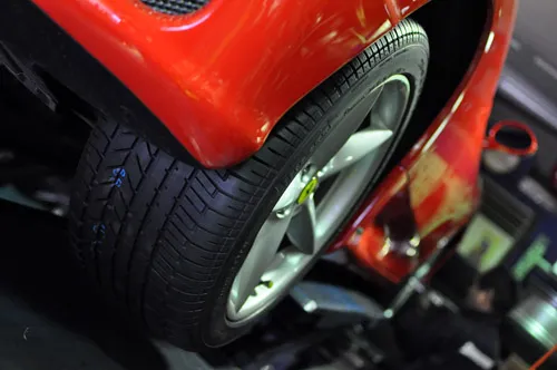Ferarri F360 タイヤ交換