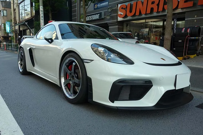 718ケイマンGT4 ホイール交換