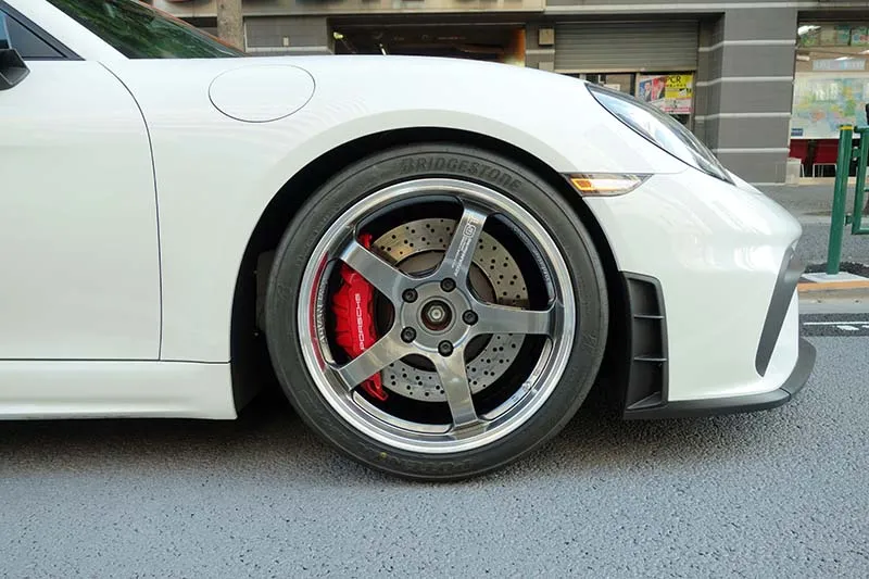 718ケイマンGT4 ホイール交換