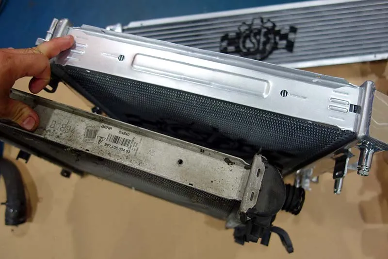 CSFラジエター ポルシェ 997