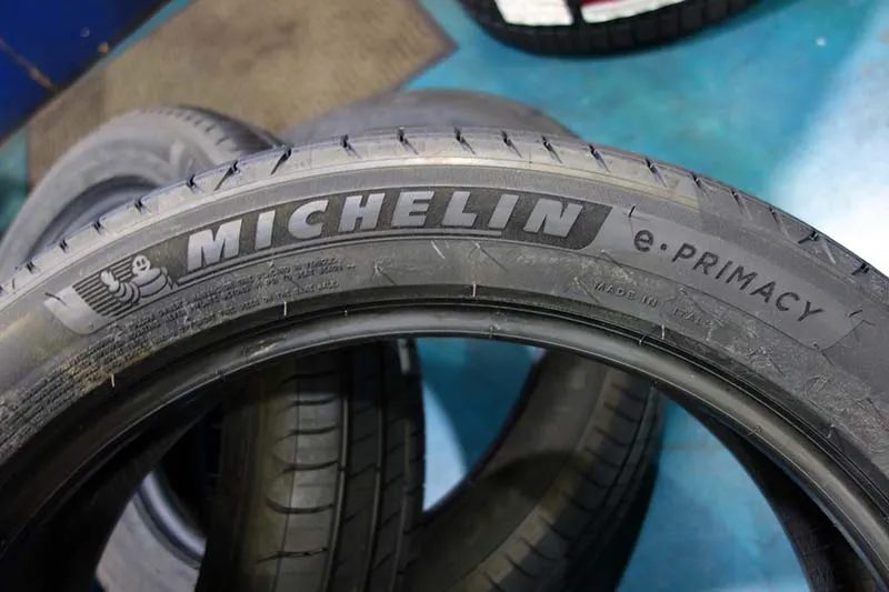 bmw i3 タイヤ交換 ミシュラン