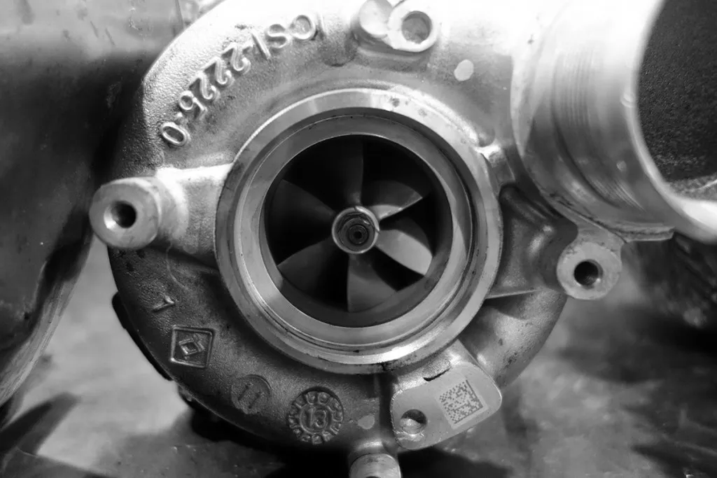 AUDI S8 ECUチューニング施工