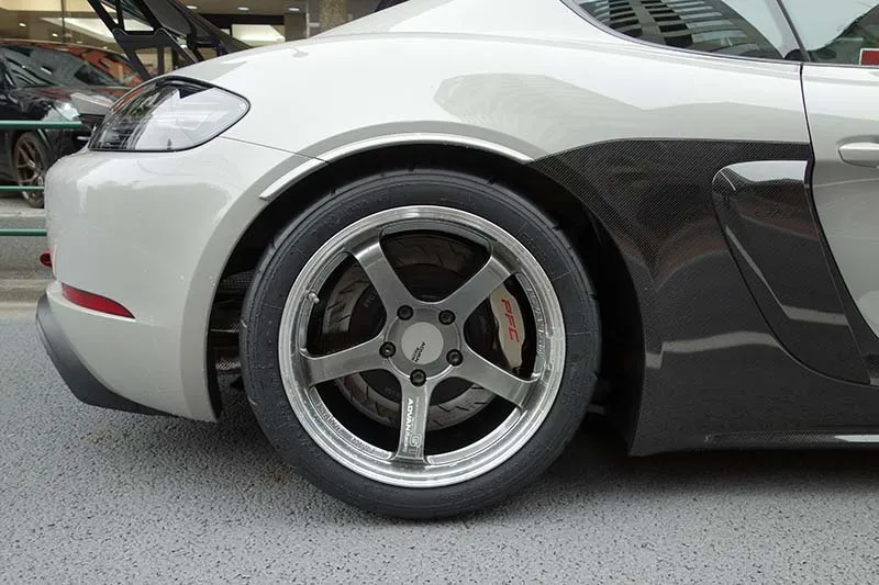 718 GT4 18インチ化 PFC