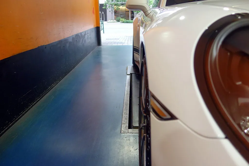 991カレラ ホイールスペーサー取付