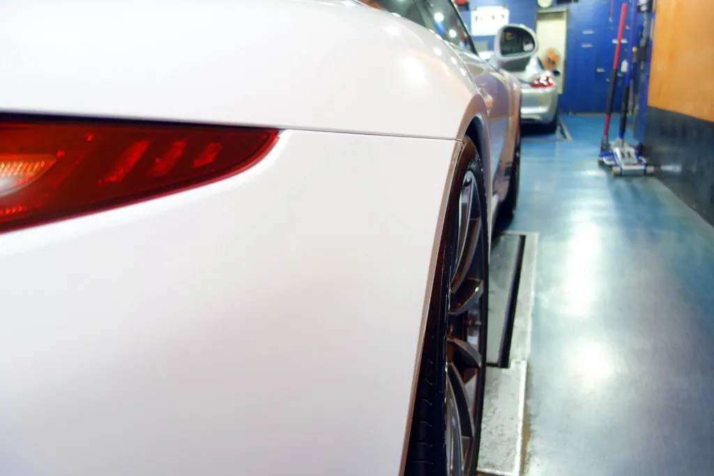 991カレラ ホイールスペーサー取付