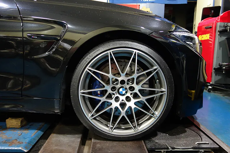 BMW M4 ローダウン KW