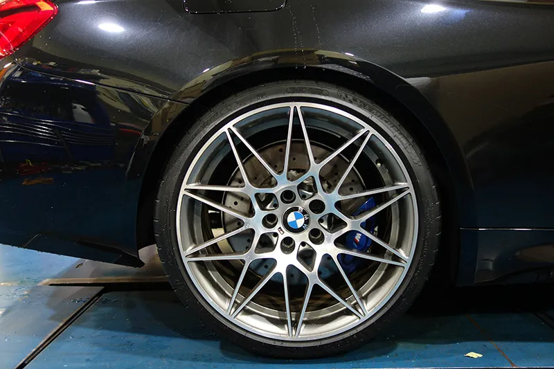 BMW M4 ローダウン KW