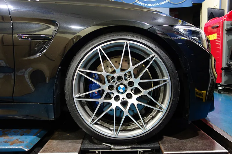 BMW M4 ローダウン KW