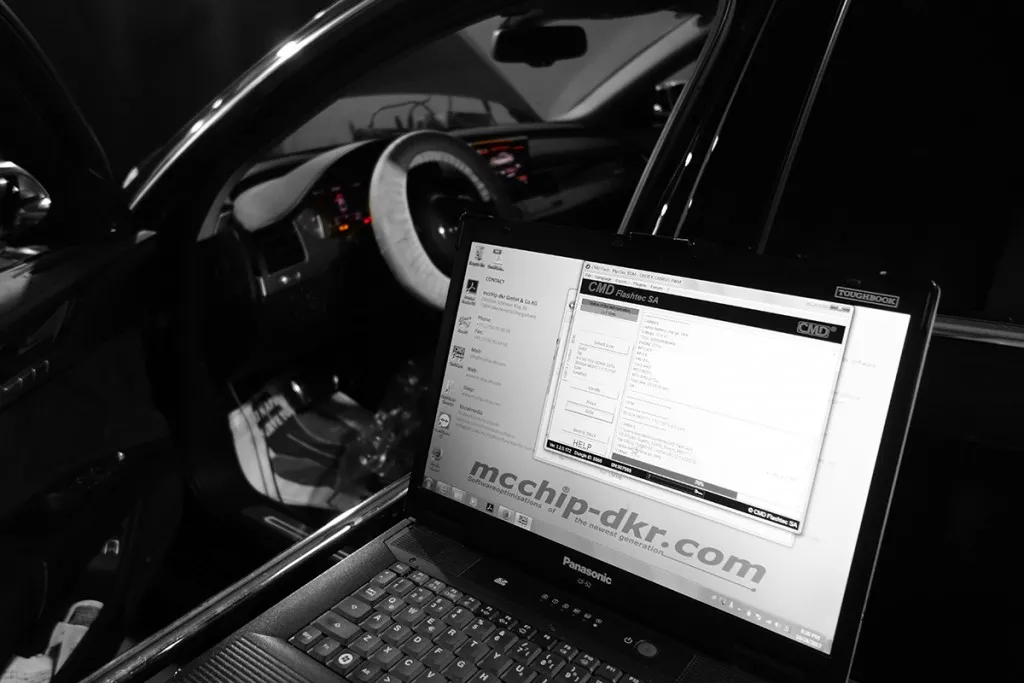 AUDI S8 ECUチューニング施工